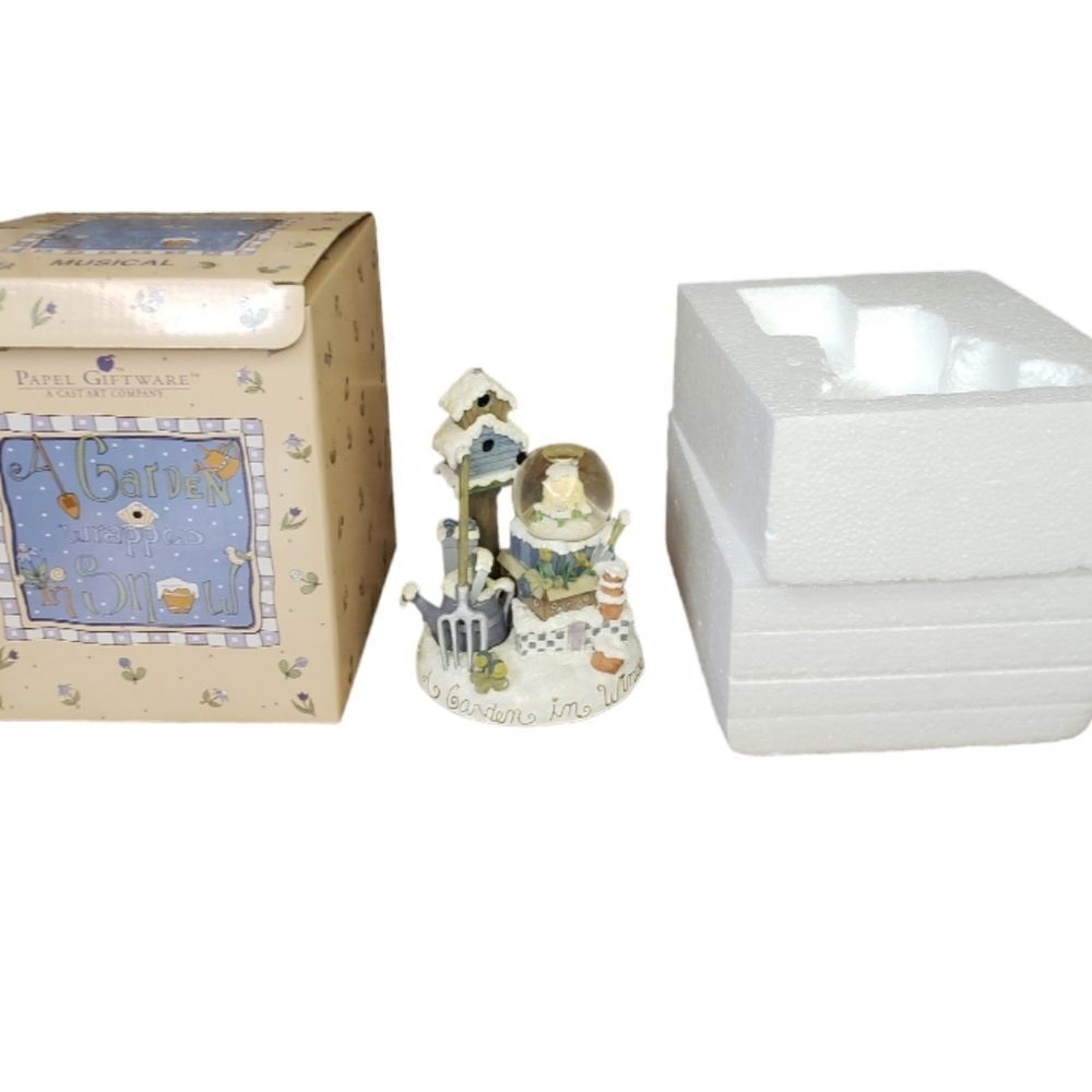 Papel Giftware Figurine